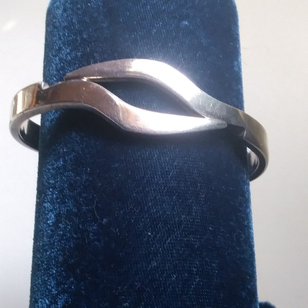 Newbridge Silver Wave Design Bracelet